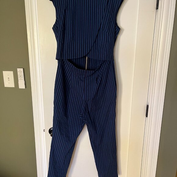 Madri Collection Crossover Front Seersucker Jumpsut - Medium - Picture 2 of 4